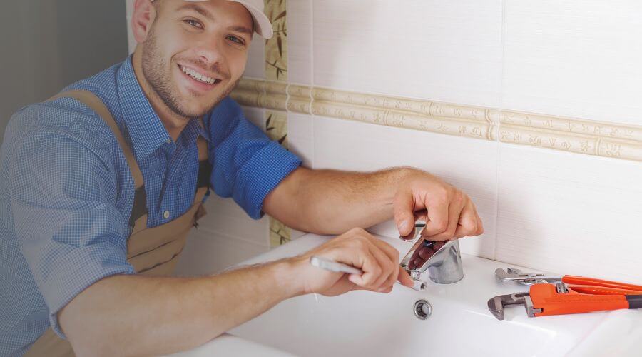 Handle or spout repair in Cross City, FL